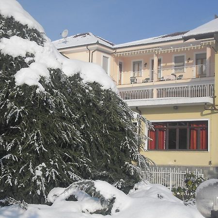 L'Ostu Del Povr-Om Hotel Pinasca Buitenkant foto