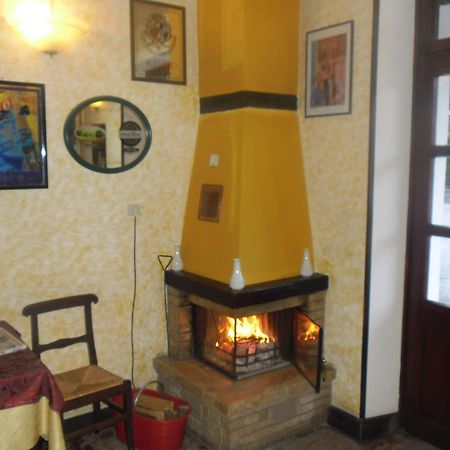 L'Ostu Del Povr-Om Hotel Pinasca Buitenkant foto