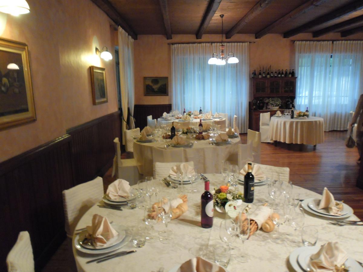 L'Ostu Del Povr-Om Hotel Pinasca Buitenkant foto